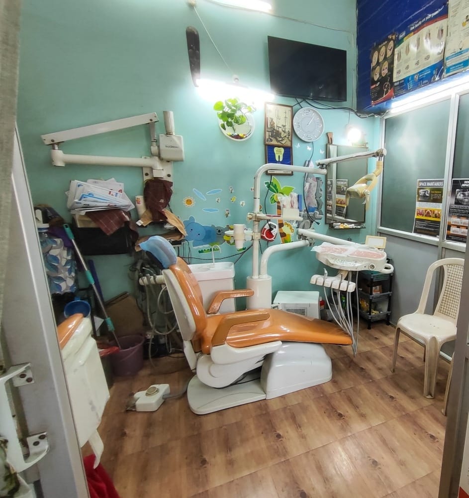 Consultation and treatment area at Sharan Dental Clinic